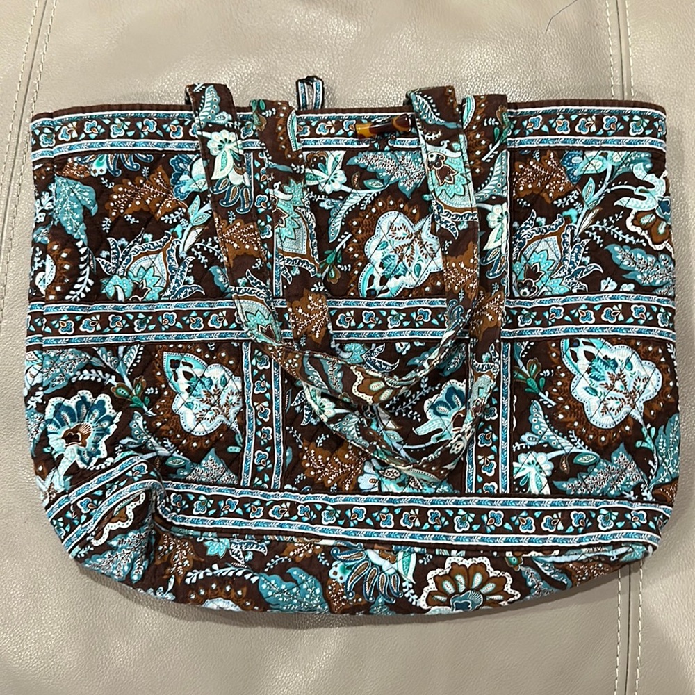 Vera Bradley tote. 14x4”